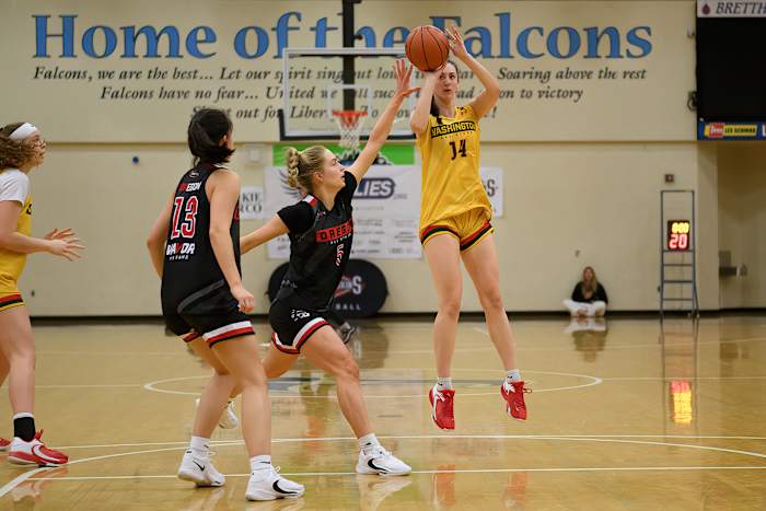 2023-4-2-WAVOR-Girls-GAME-2645-NR-clear